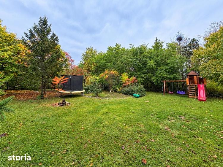 Casă cu 8 camere cu Teren 2732 Mp în Corbeanca