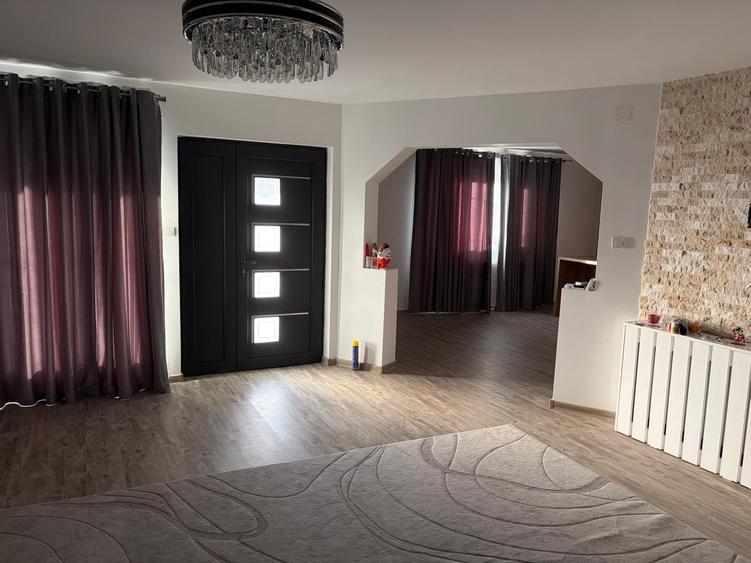 Casă individuală cu 4 camere cu Teren 600 Mp în Nisipari