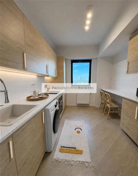 Apartament cu 3 camere semidecomandat, mobilat în Pipera