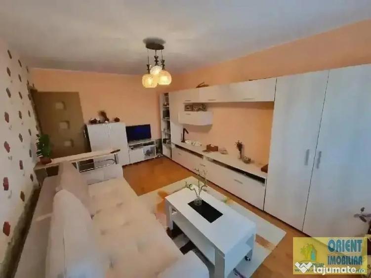 Apartament cu 2 camere decomandat în Km 4