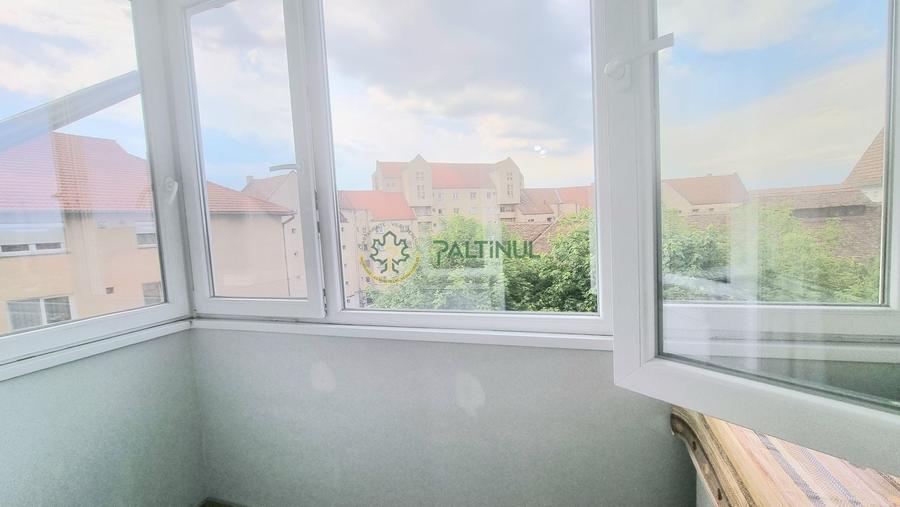 Apartament cu 2 camere decomandat, mobilat în Trei Stejari