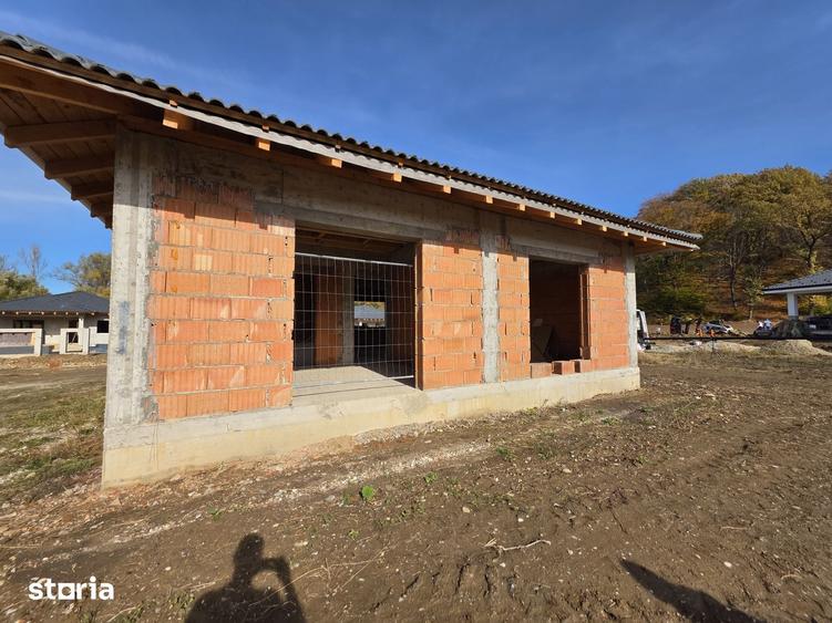 Casă cu 4 camere cu Teren 500 Mp în Primăverii