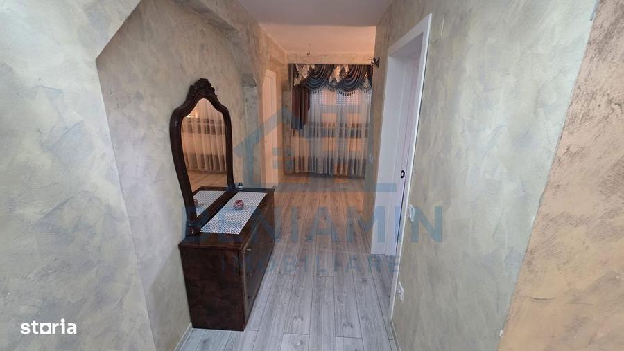 Casă cu 5 camere cu Teren 334 Mp în Central