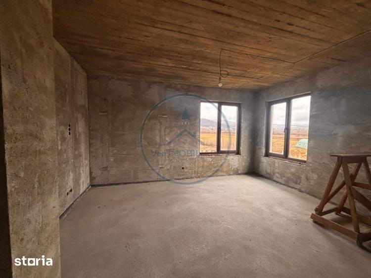 Casă cu 5 camere cu Teren 7000 Mp în Josenii Bârgăului