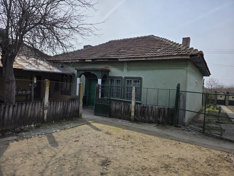 Casă cu 4 camere în Soreni