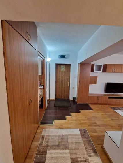 Apartament cu 3 camere decomandat în Moșilor