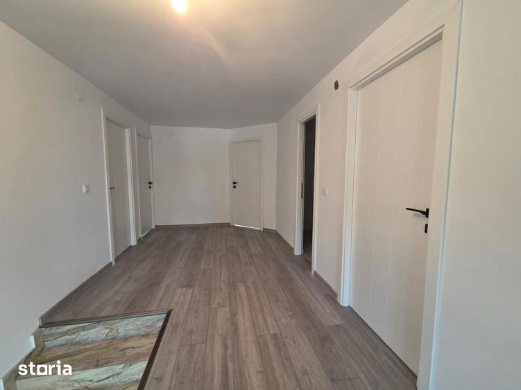 Casă cu 5 camere cu Teren 300 Mp în Babadag