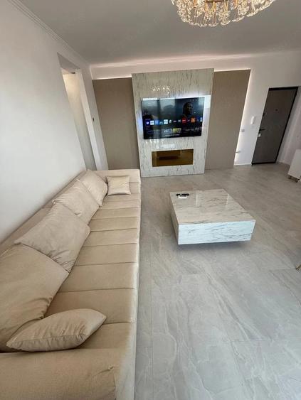 Apartament cu 2 camere semidecomandat în Giroc
