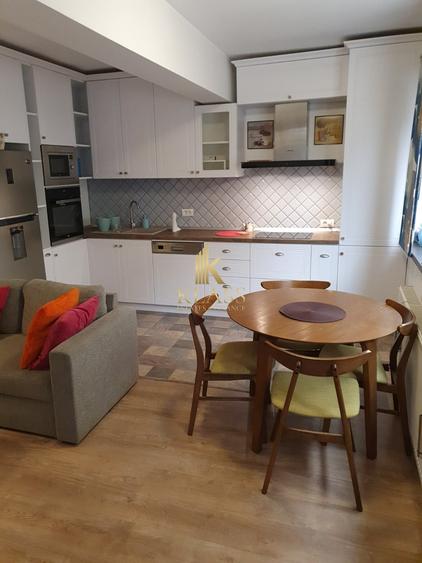 Apartament cu 2 camere decomandat, mobilat în Băneasa