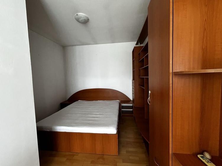 Garsonieră decomandată în Valea Ialomiței
