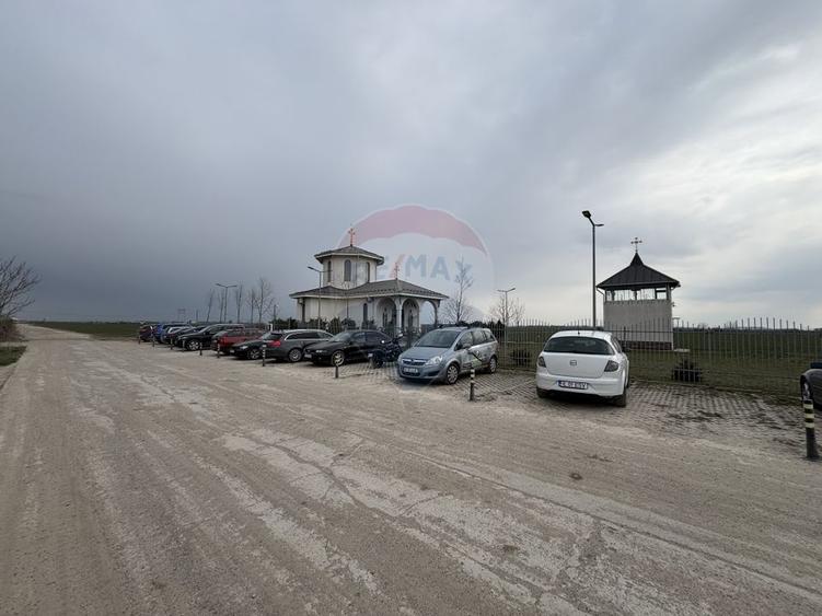 Teren agricol intravilan de 12651 mp, în Central