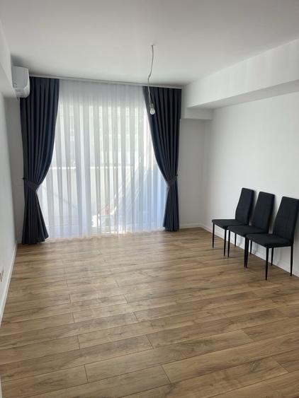 Apartament cu 3 camere decomandat în Nufărul