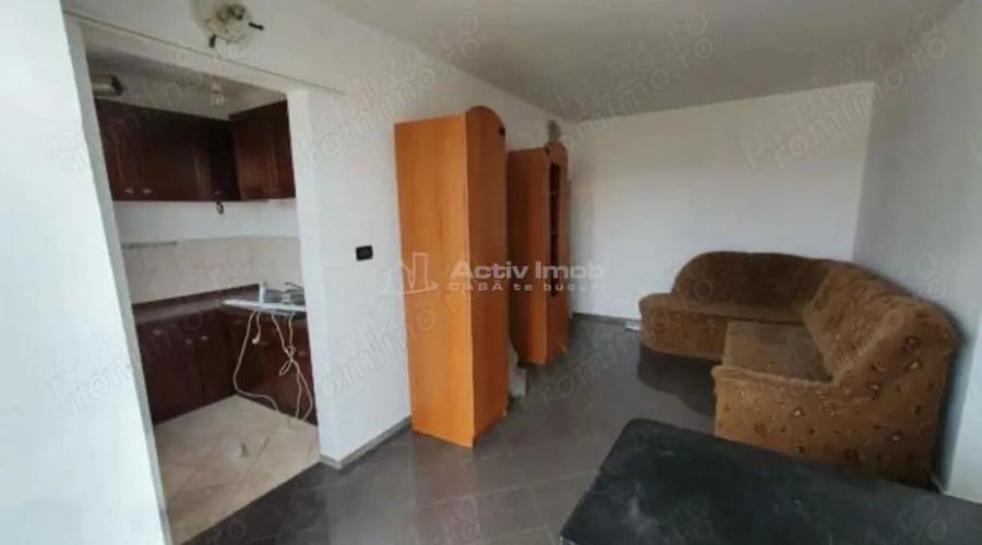 Apartament cu 2 camere semidecomandat în Aurel Vlaicu