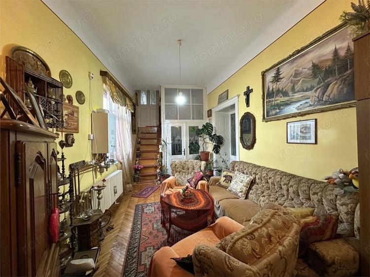 Casă cu 2 camere cu Teren 900 Mp în Est