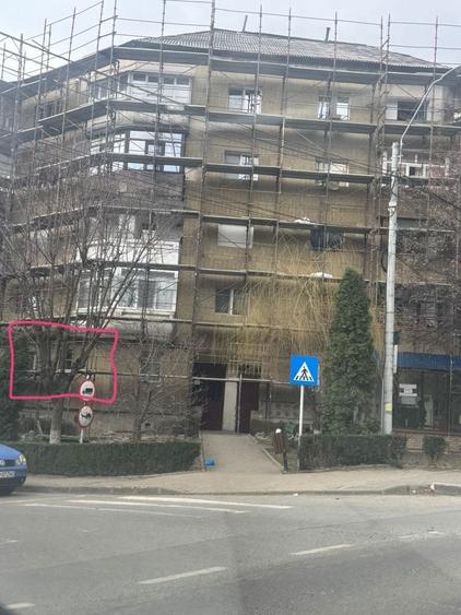Garsonieră decomandată în Coman