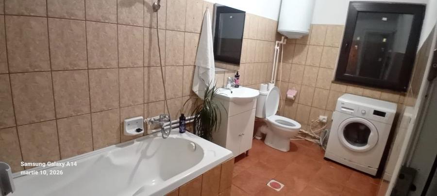 Apartament cu 2 camere decomandat în Petros