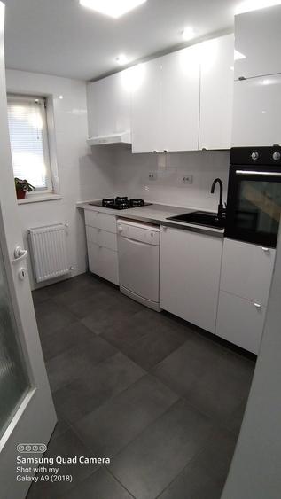Apartament cu 4 camere semidecomandat în Șoseaua Nordului