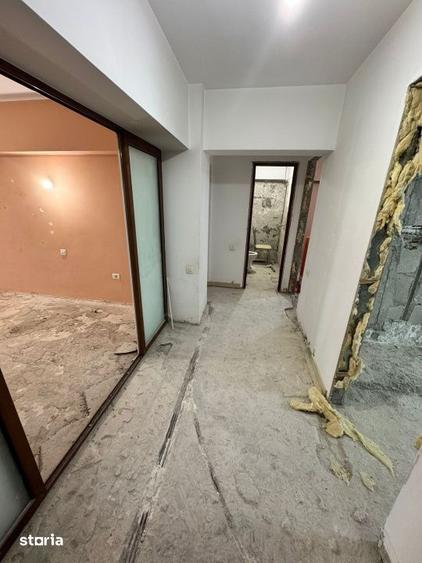 Apartament cu 3 camere în Tomis I