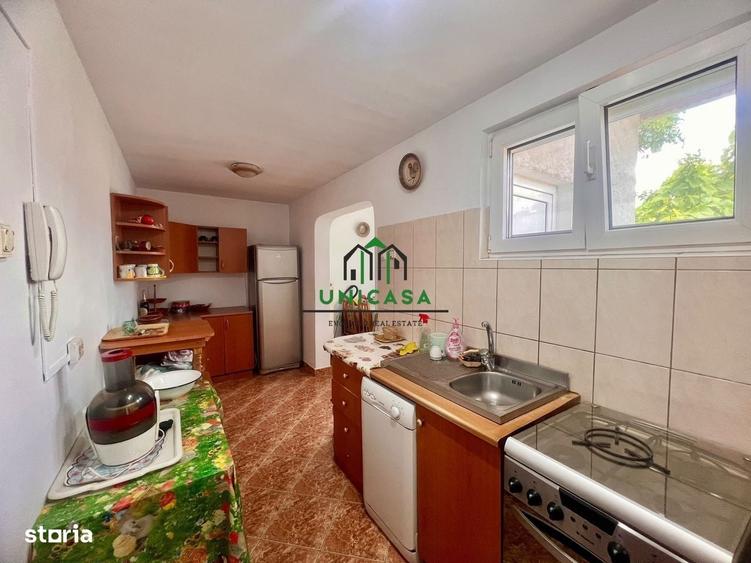 Casă cu 4 camere în Poenari