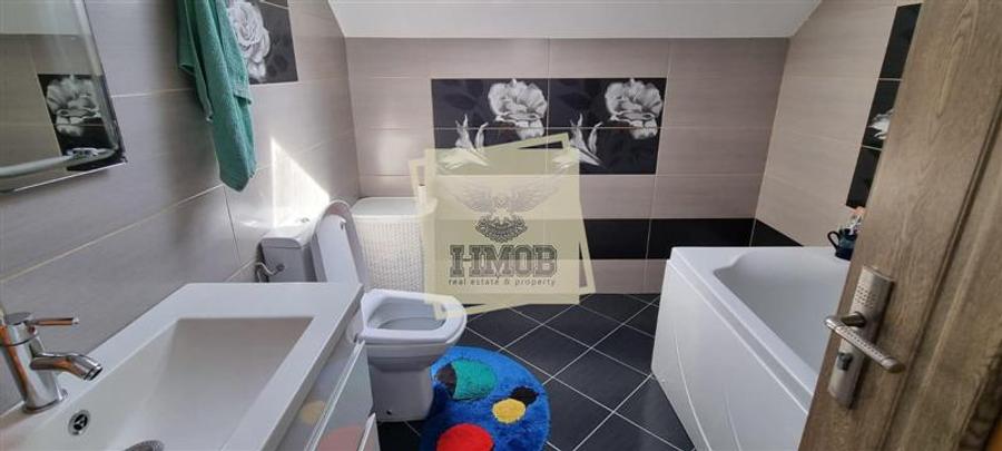 Casă individuală cu 5 camere cu Teren 360 Mp în Aeroport