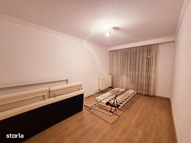 Apartament cu 3 camere decomandat în Precista