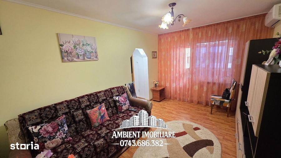 Apartament cu 3 camere semidecomandat în Sud