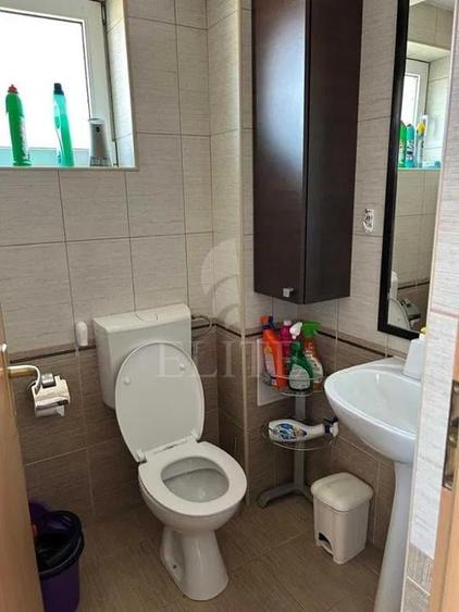 Apartament cu 4 camere semidecomandat, mobilat în Zorilor