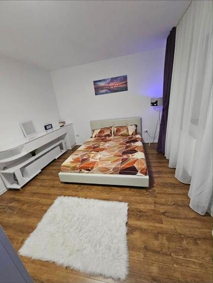 Casă cu 3 camere cu Teren 200 Mp în Central