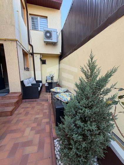 Casă individuală cu 5 camere cu Canalizare în Rahova