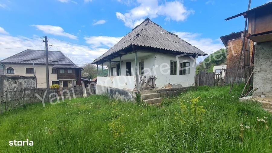 Casă cu 2 camere cu Teren 685 Mp în Mălureni