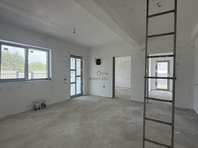 Casă individuală cu 4 camere cu Teren 340 Mp în Joița