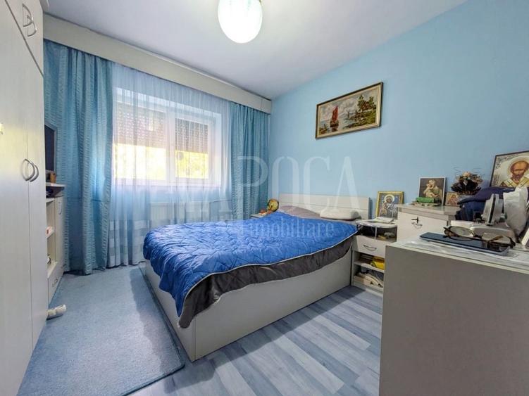 Apartament cu 4 camere decomandat în Central