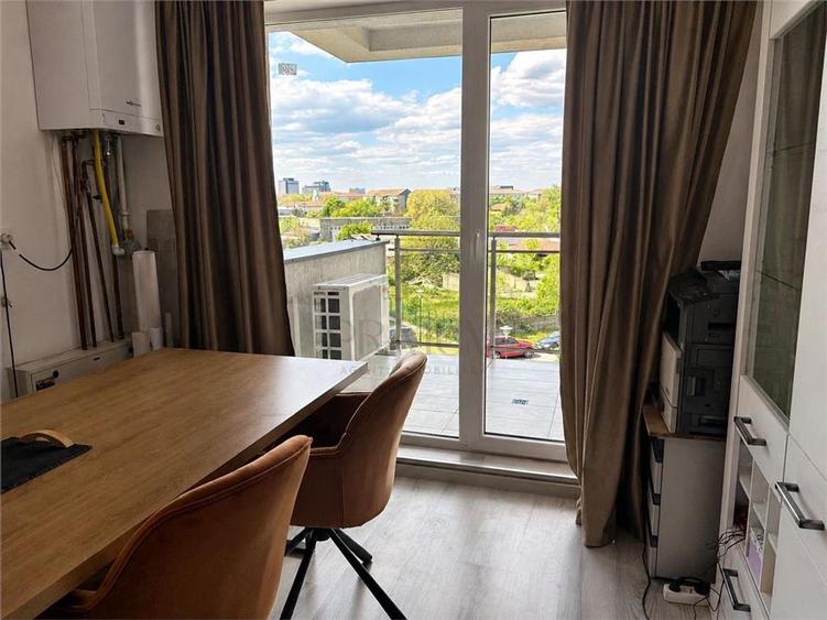 Apartament cu 2 camere semidecomandat în Lipovei