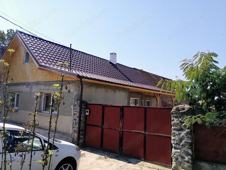 Casă cu 4 camere cu Teren 1800 Mp în Chizătău