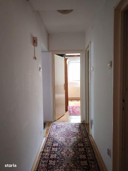 Apartament cu 4 camere în Drumul Taberei