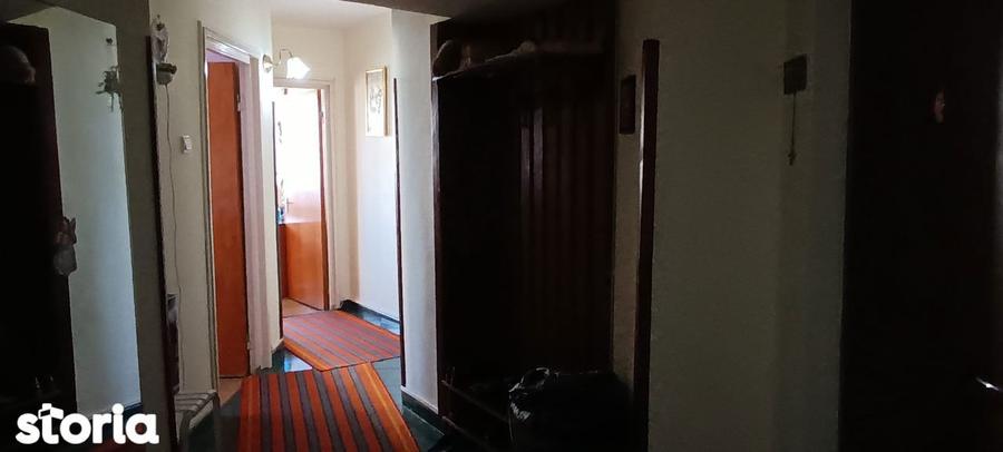 Apartament cu 4 camere în Pantelimon