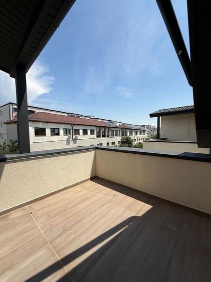 Duplex cu 4 camere cu Canalizare în Theodor Pallady