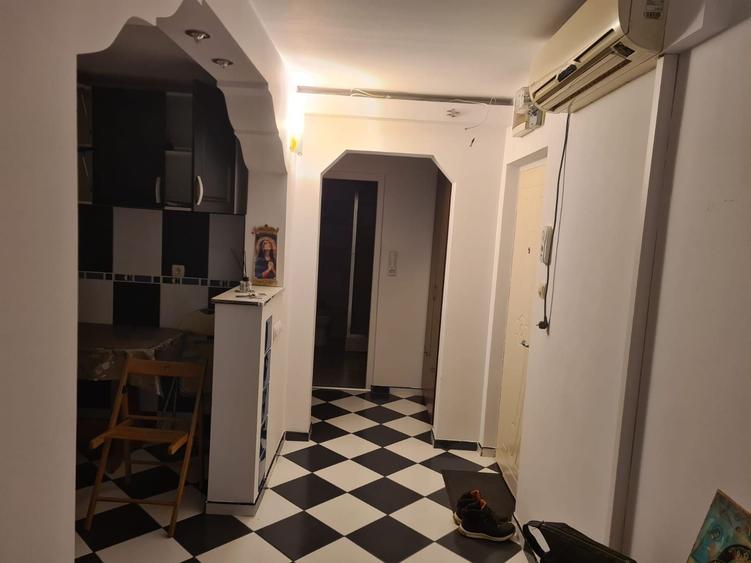 Apartament cu 2 camere decomandat în Exterior Vest