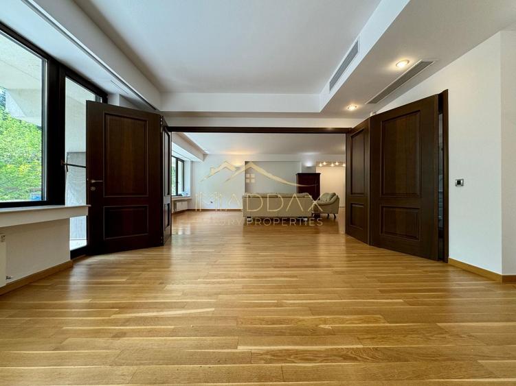 Apartament cu 4 camere circular, mobilat în Capitale