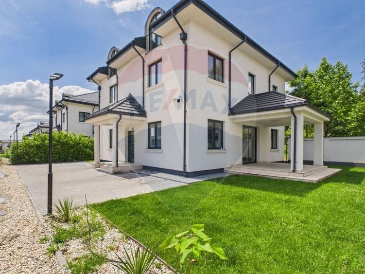 Casă individuală cu 8 camere cu Teren 400 Mp în Corbeanca