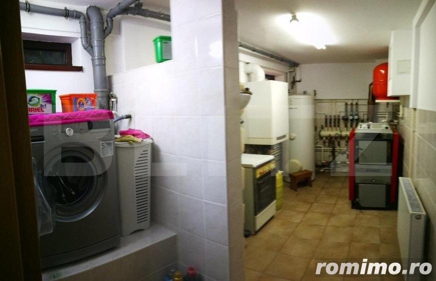 Casă cu 9 camere cu Teren 430 Mp în Central