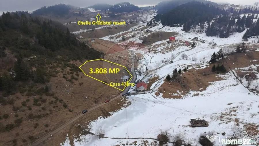 Casă cu 1 camere cu Teren 3808 Mp în Fundata