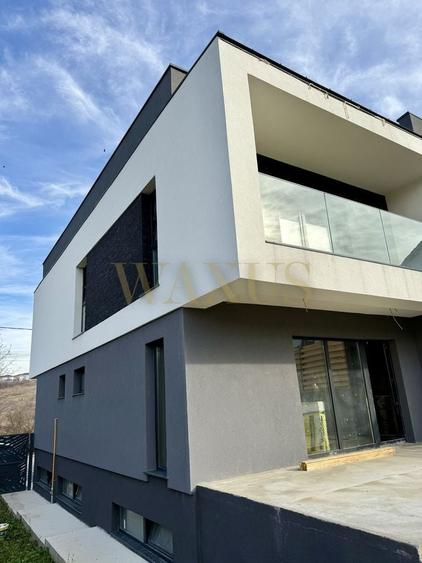 Duplex cu 5 camere cu Canalizare în Gară