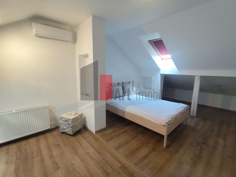 Casă cu 7 camere cu Piscina în Iancu Nicolae