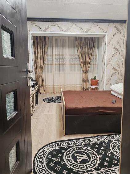 Apartament cu 4 camere semidecomandat în Central