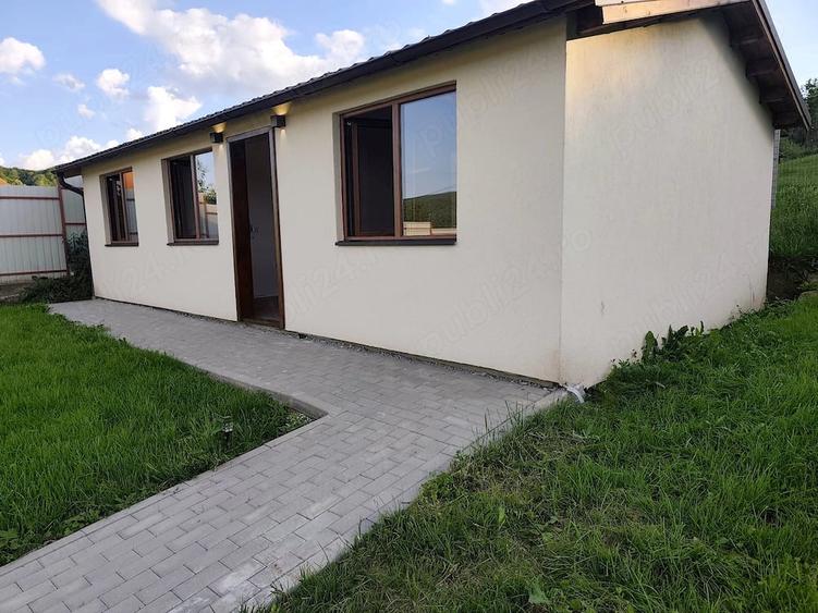 Casă cu Teren 606 Mp în Ruși