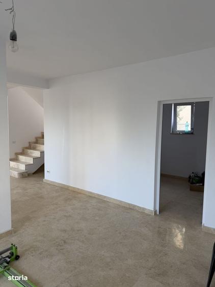 Spațiu comercial, de 200 mp, în Central