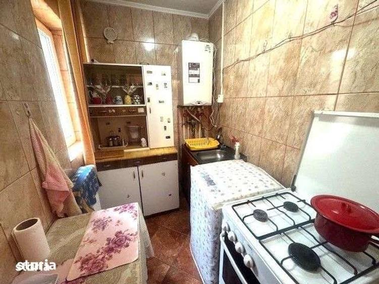 Apartament cu 4 camere în Drăgănești-Olt