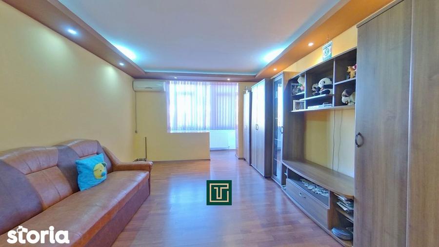 Apartament cu 3 camere decomandat, mobilat în Micălaca
