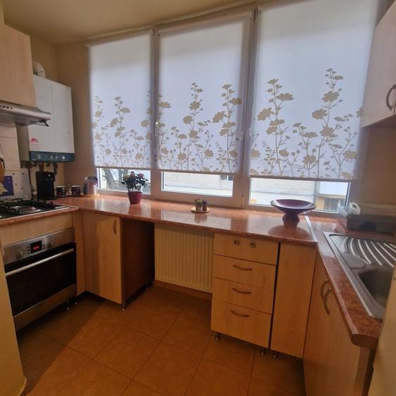 Apartament cu 4 camere decomandat în Soarelui